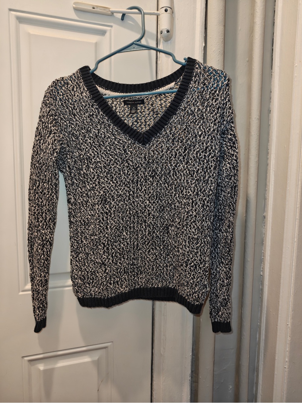 Tommy Hilfiger Navy & White V‑Neck Women's Sweater
